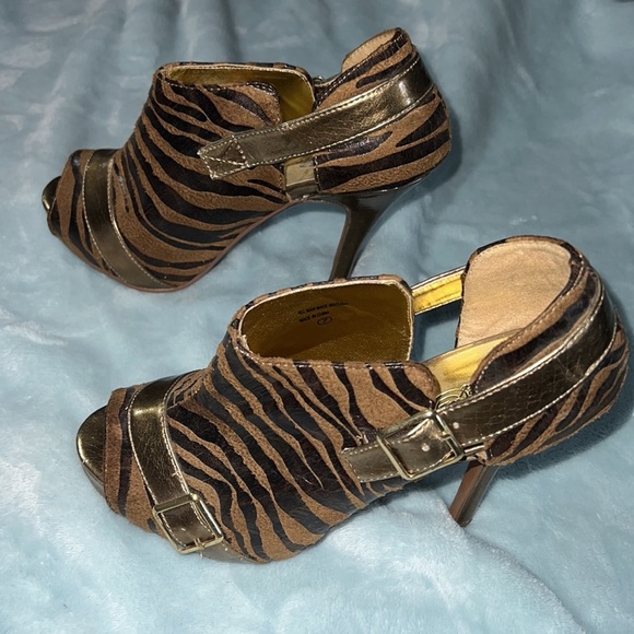 Zebra Heel shoes - Picture 2 of 4